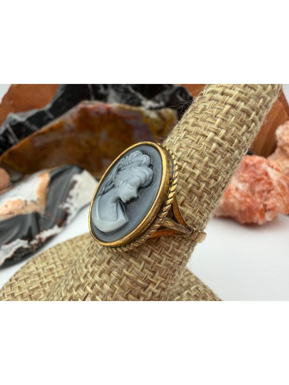 Vintage Antique Cameo Gold tone Ring - Picture 7 of 7